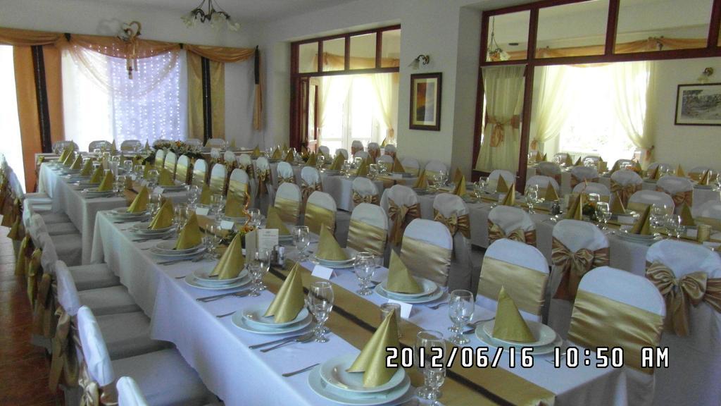 Bed and Breakfast Huszar Panzio Es Etterem Sárospatak Zewnętrze zdjęcie